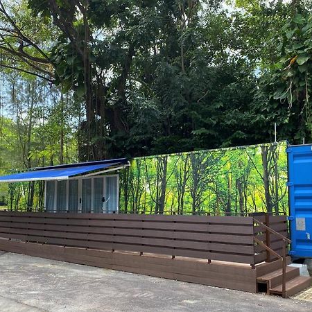 Shipping Container Hotel at Haw Par Villa Singapore Exterior photo